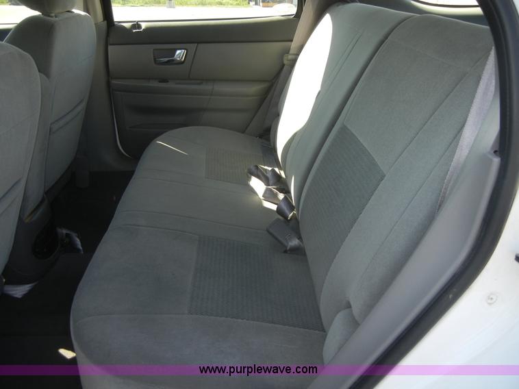 image for item A9945 2003 Ford Taurus SE