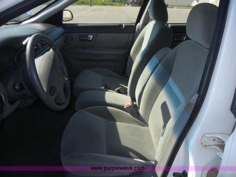 image for item A9945 2003 Ford Taurus SE