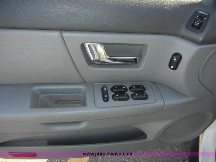 image for item A9945 2003 Ford Taurus SE