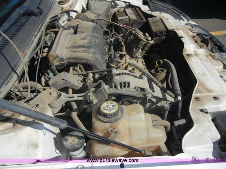 image for item A9945 2003 Ford Taurus SE