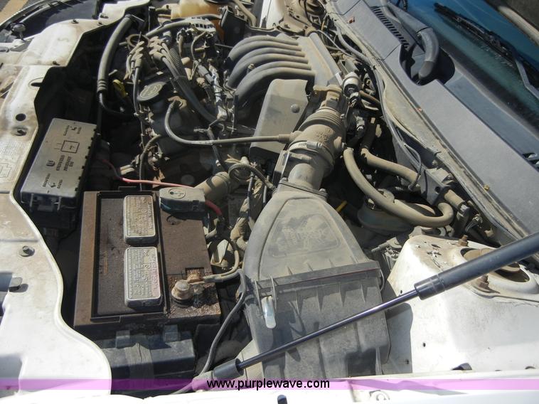 image for item A9945 2003 Ford Taurus SE