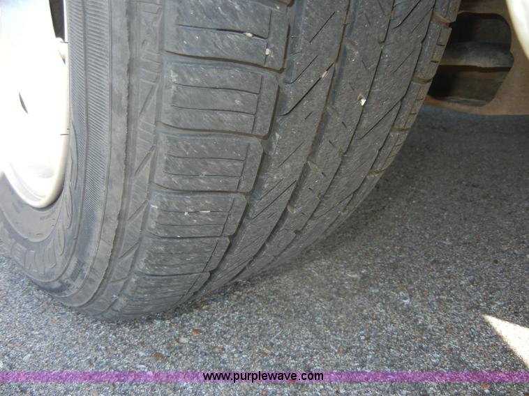 image for item A9945 2003 Ford Taurus SE