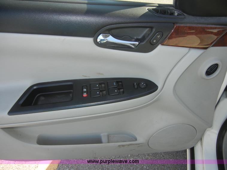 image for item A9946 2007 Chevrolet Impala LS