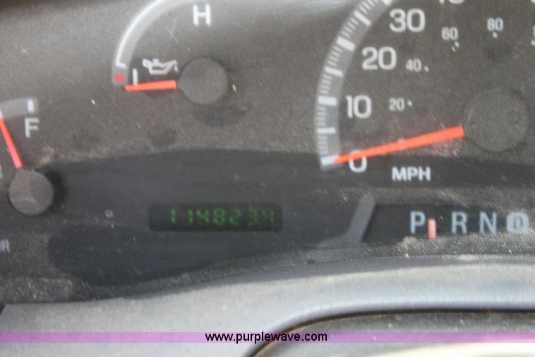 image for item B9787 2002 Ford F150 XL truck cab and chassis