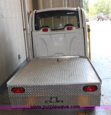 image for item B9792 2005 GEM 825 electric car