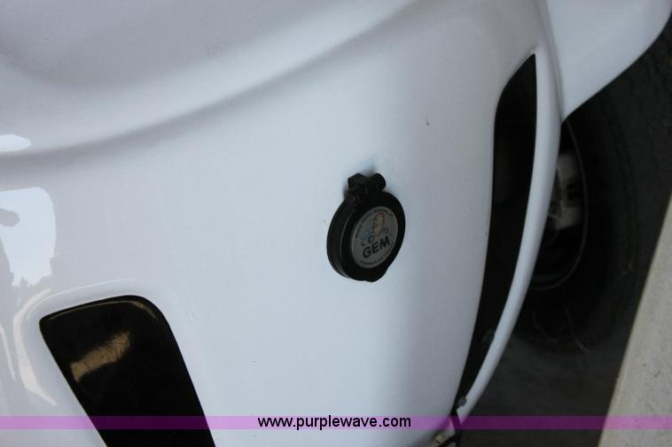 image for item B9792 2005 GEM 825 electric car