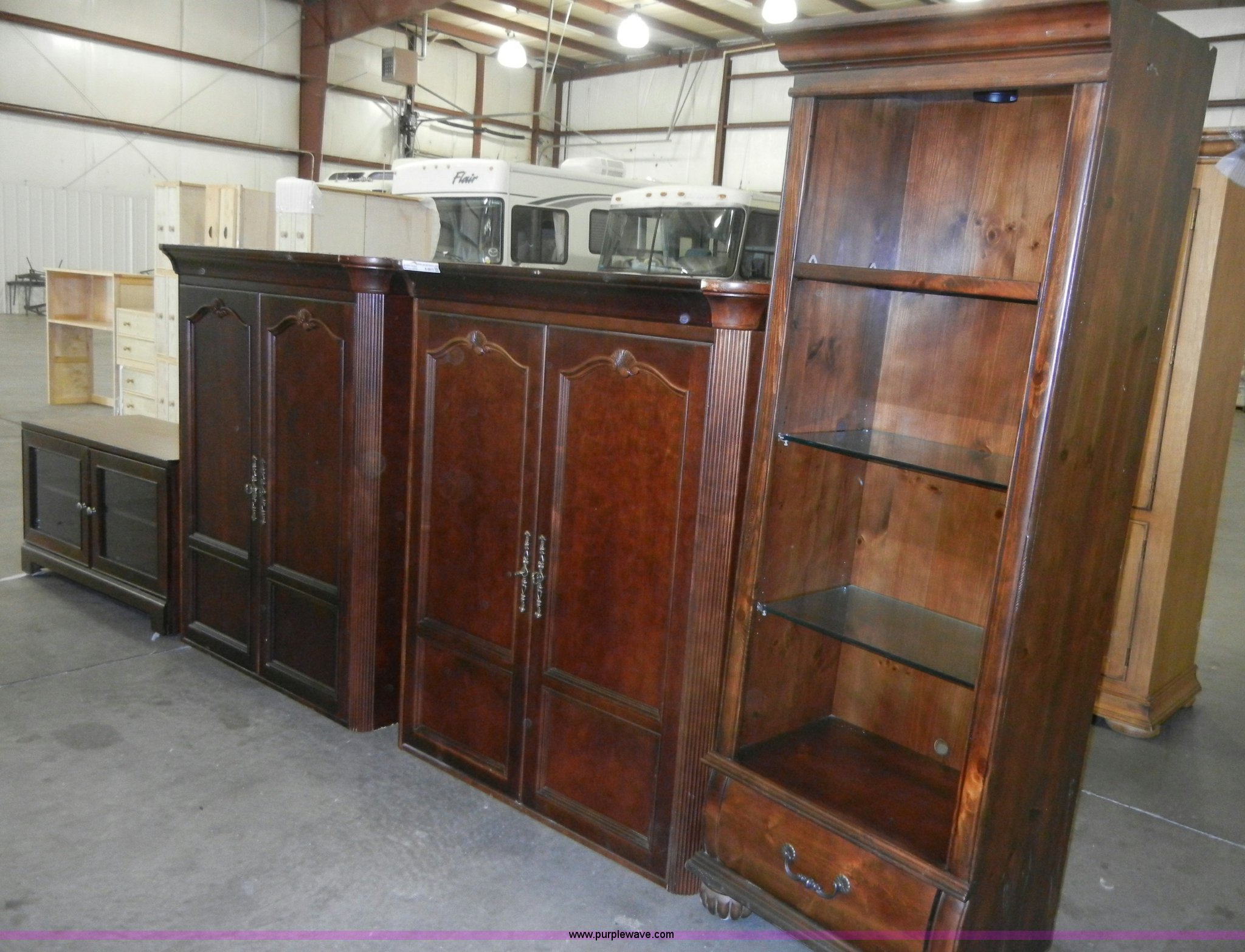 Assorted furniture in Topeka, KS Item A9813 sold Purple Wave
