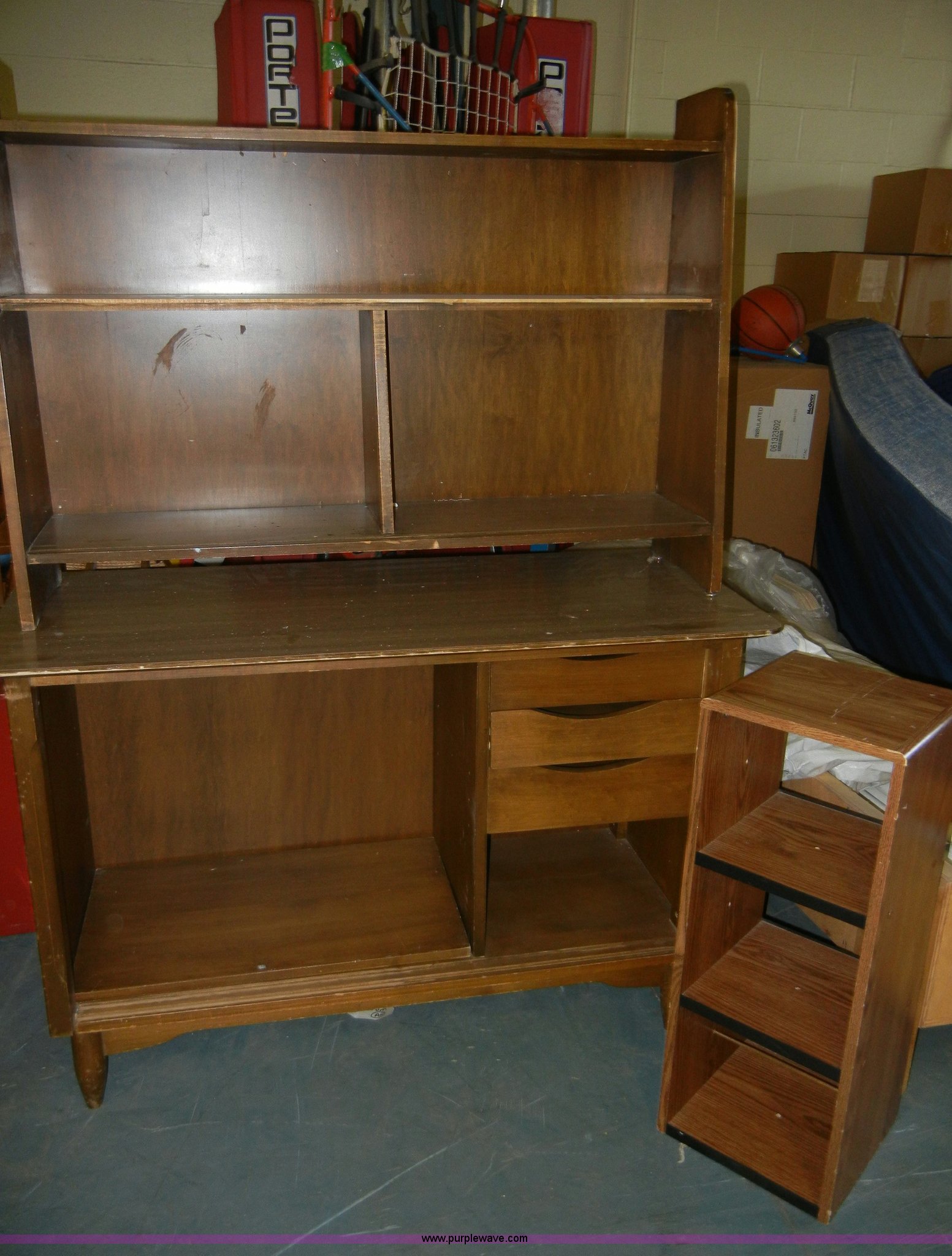Assorted furniture in Olathe, KS Item A9907 sold Purple Wave