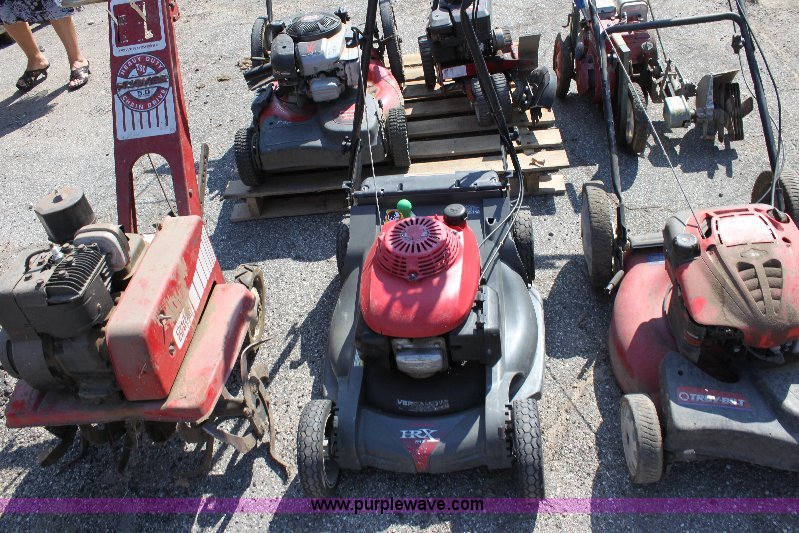 Assorted lawn and garden equipment in Hutchinson, KS Item B9776 sold