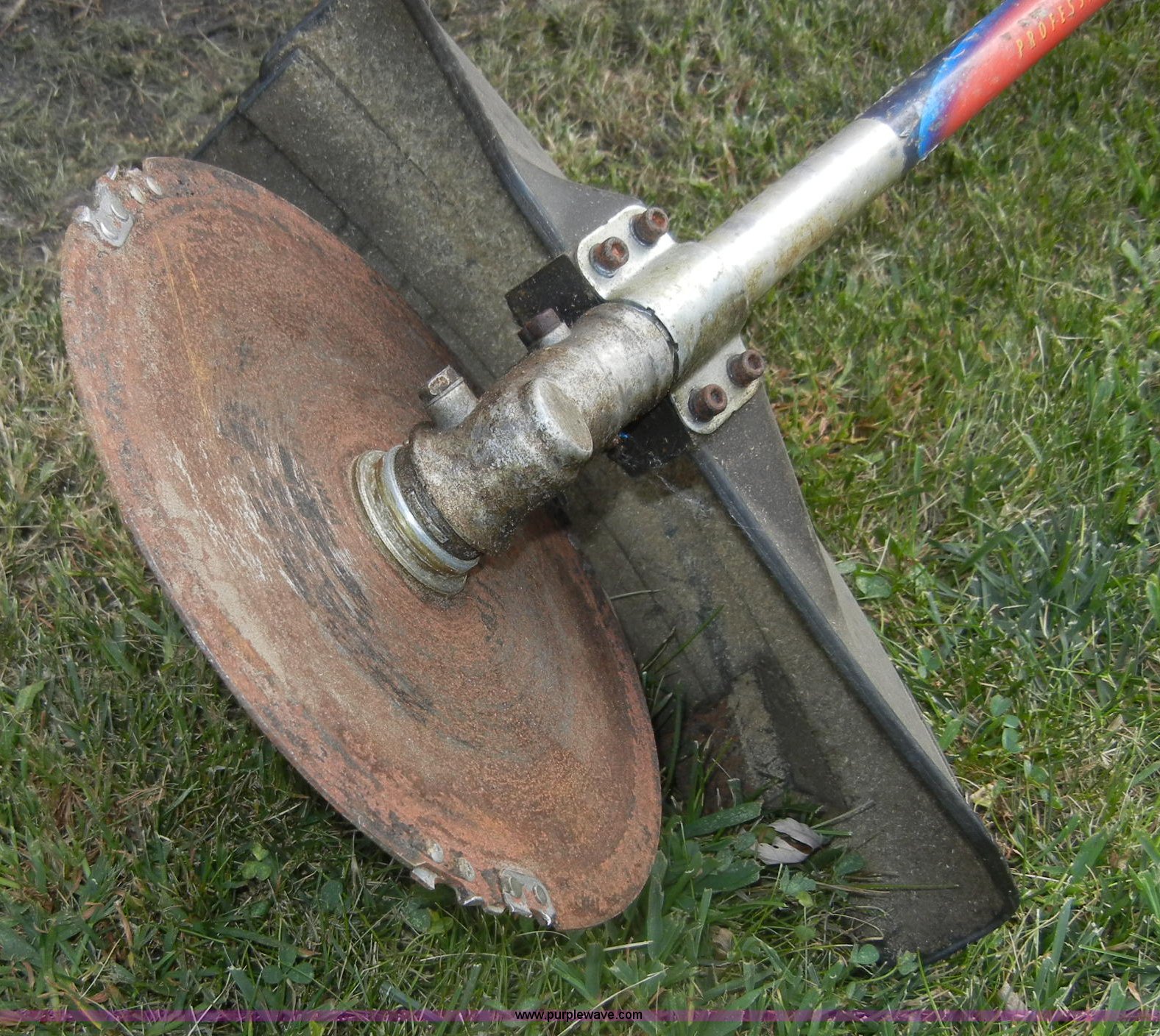 Shindaiwa 242 trimmer in Fort Riley, KS | Item D9612 sold | Purple Wave