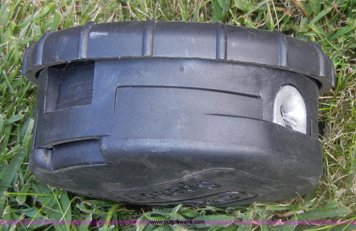 Shindaiwa 242 trimmer in Fort Riley, KS | Item D9612 sold | Purple Wave