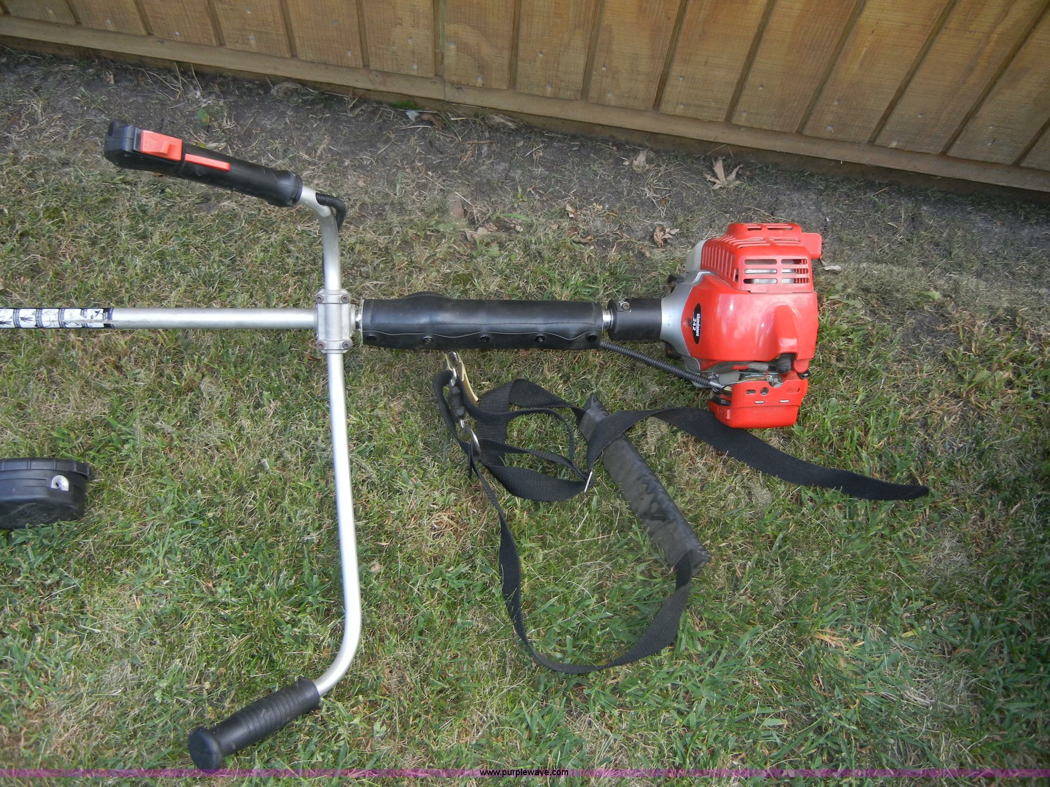 Shindaiwa 242 trimmer in Fort Riley, KS | Item D9612 sold | Purple Wave