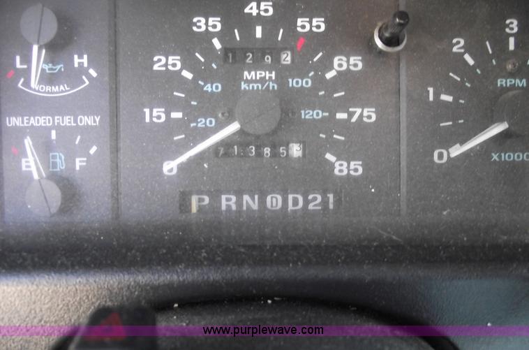 image for item 5549 1993 Ford Explorer XLT SUV