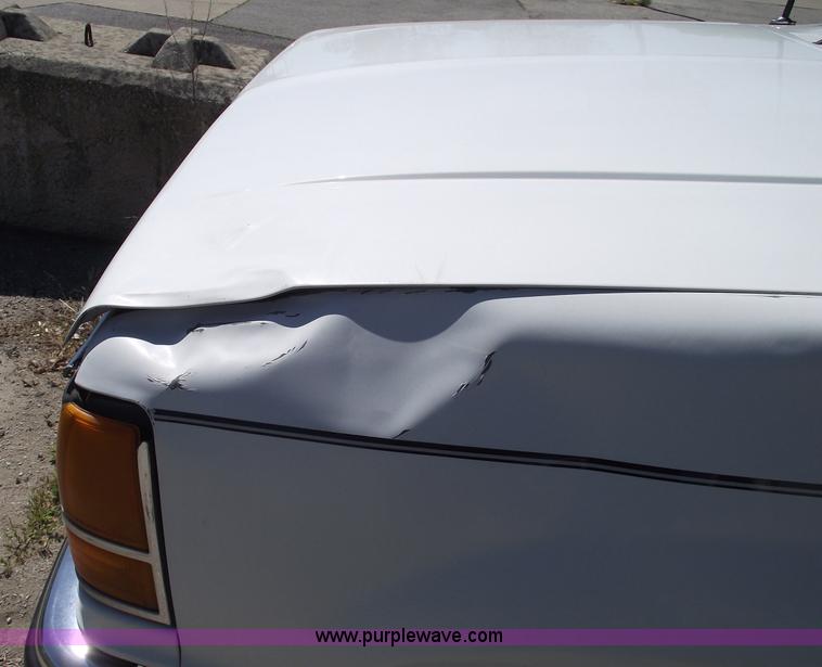 image for item 5549 1993 Ford Explorer XLT SUV