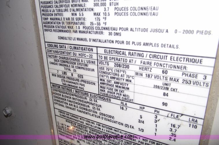 image for item 5569 2000 Lennox commercial heating and AC unit