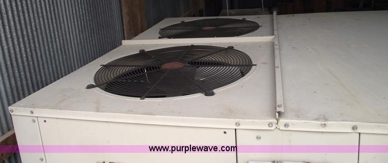 image for item 5569 2000 Lennox commercial heating and AC unit