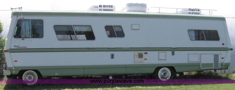 image for item 6813 1975 The Executive 30' camper