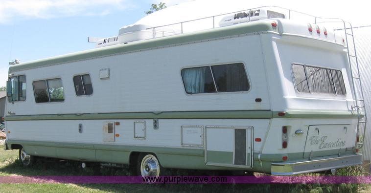 image for item 6813 1975 The Executive 30' camper