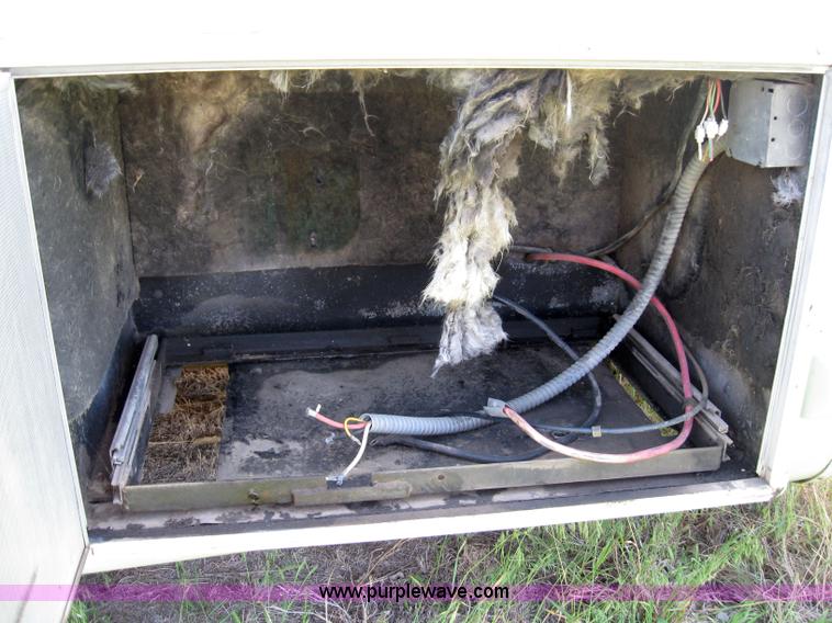 image for item 6813 1975 The Executive 30' camper