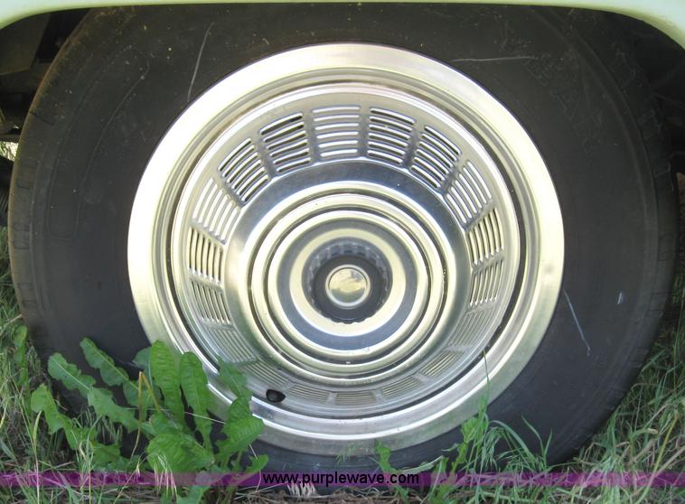 image for item 6813 1975 The Executive 30' camper