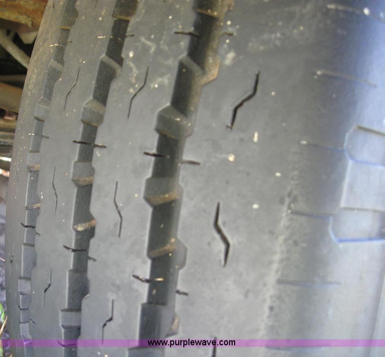 image for item 6813 1975 The Executive 30' camper