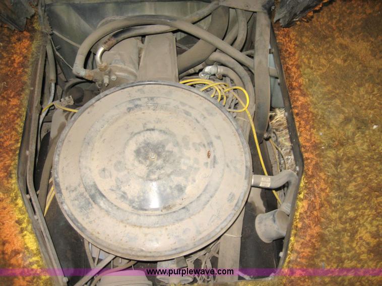 image for item 6813 1975 The Executive 30' camper