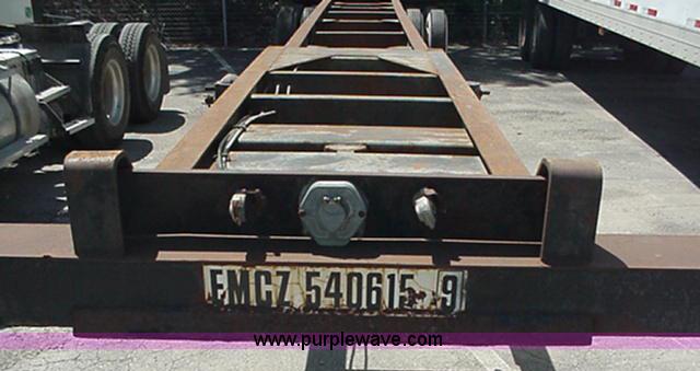 image for item A1140 1985 Thueuer 40' container chassis