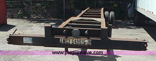 image for item A1140 1985 Thueuer 40' container chassis