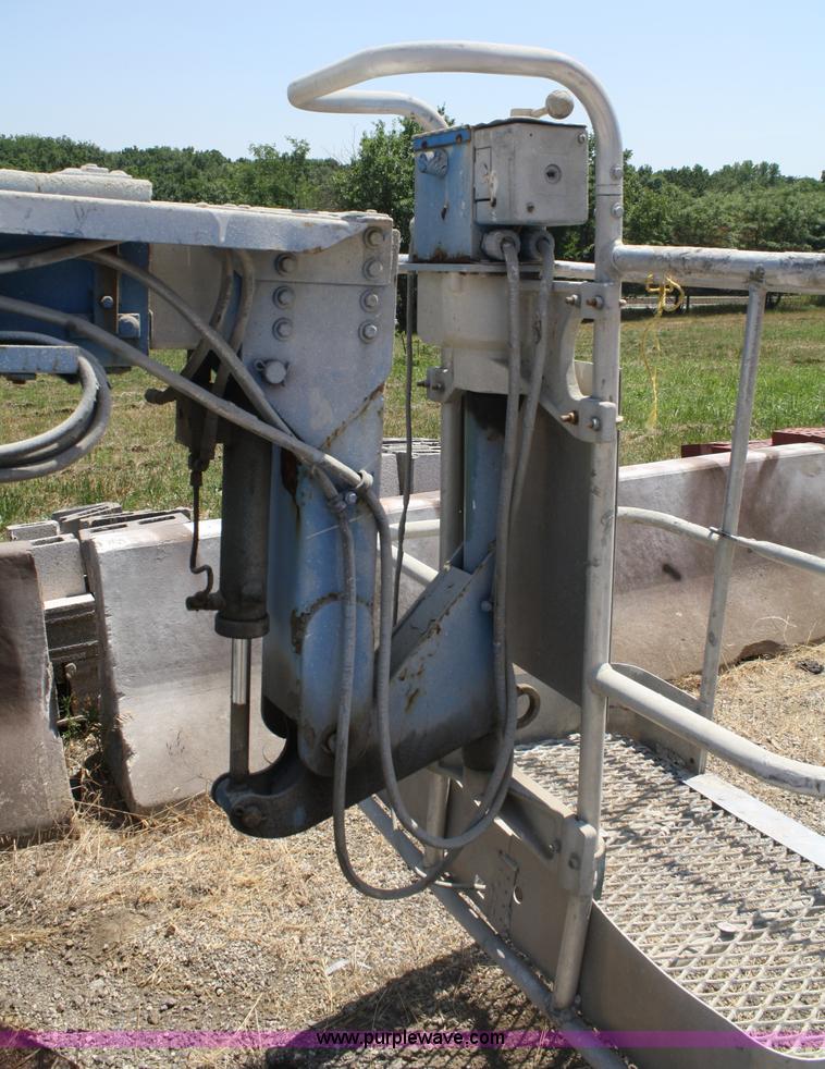 image for item A2143 1985 Genie Z-30/20 HD boom lift