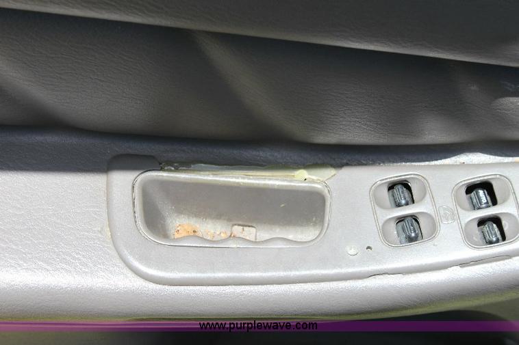 image for item A2552 2003 Chrysler Sebring LX