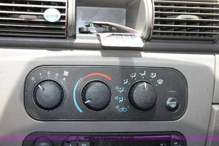 image for item A2552 2003 Chrysler Sebring LX