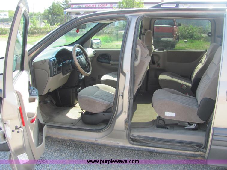image for item A3591 2000 Pontiac Montana mini van