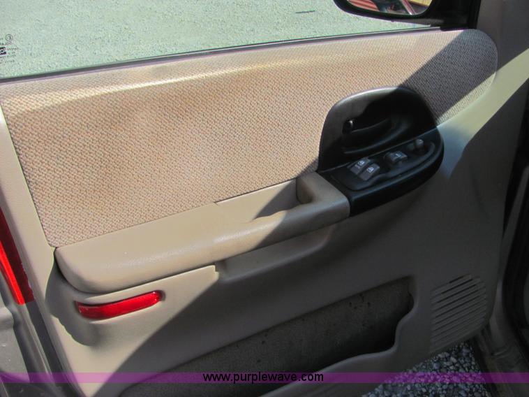 image for item A3591 2000 Pontiac Montana mini van