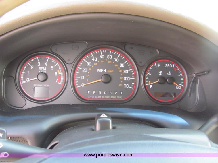 image for item A3591 2000 Pontiac Montana mini van