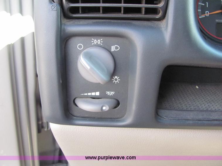 image for item A3591 2000 Pontiac Montana mini van
