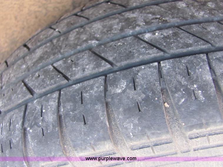 image for item A3591 2000 Pontiac Montana mini van