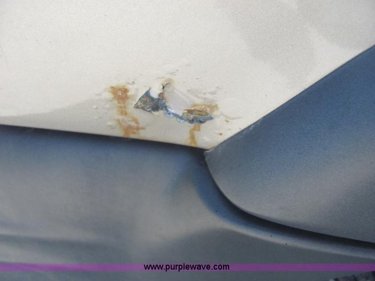 image for item A3591 2000 Pontiac Montana mini van