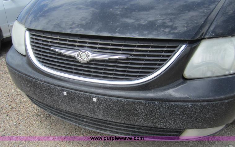 image for item A3839 2003 Chrysler Town & Country LXi mini van