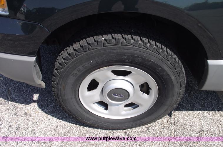 image for item A4148 2003 Ford Expedition XLT SUV