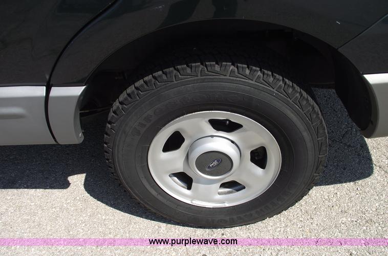 image for item A4148 2003 Ford Expedition XLT SUV