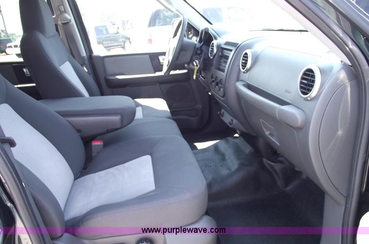 image for item A4148 2003 Ford Expedition XLT SUV