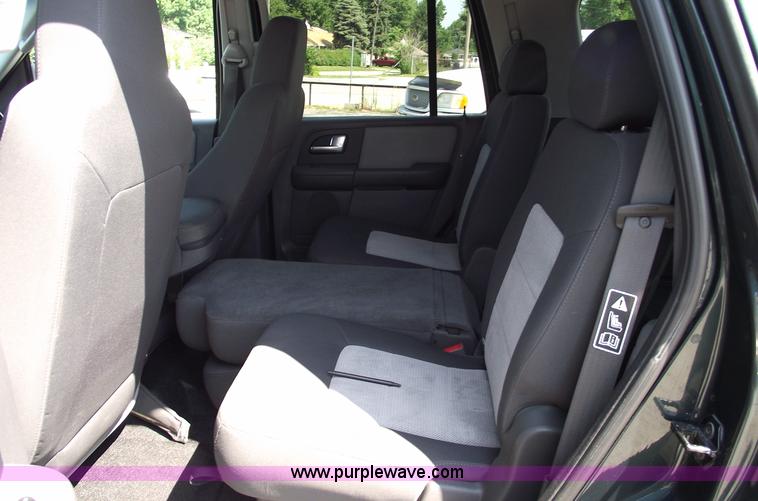 image for item A4148 2003 Ford Expedition XLT SUV