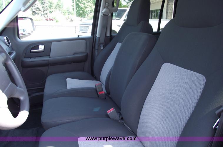 image for item A4148 2003 Ford Expedition XLT SUV