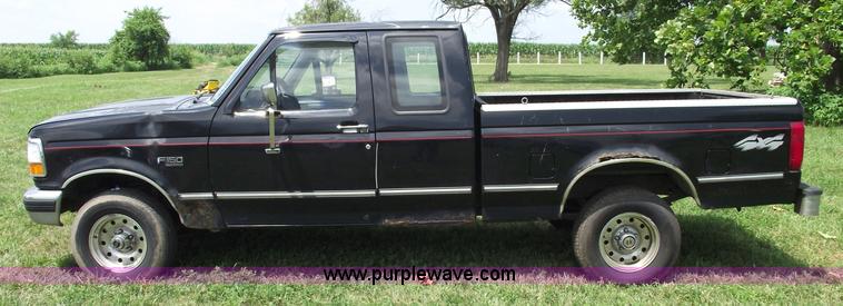 image for item A4152 1995 Ford F150 XLT extended cab pickup truck