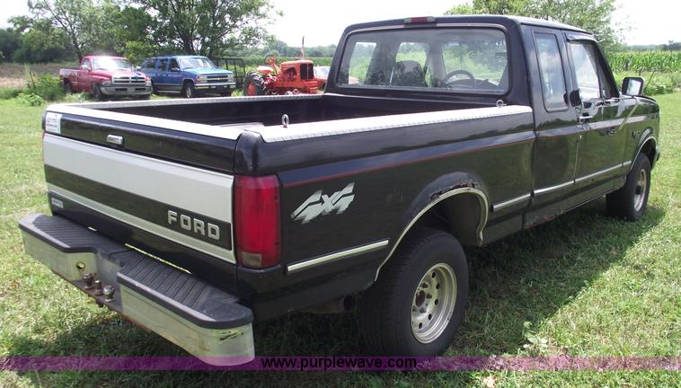 image for item A4152 1995 Ford F150 XLT extended cab pickup truck