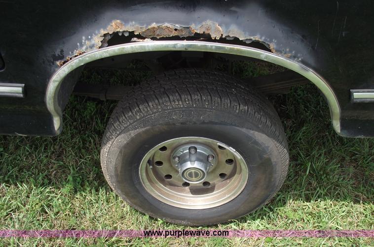 image for item A4152 1995 Ford F150 XLT extended cab pickup truck