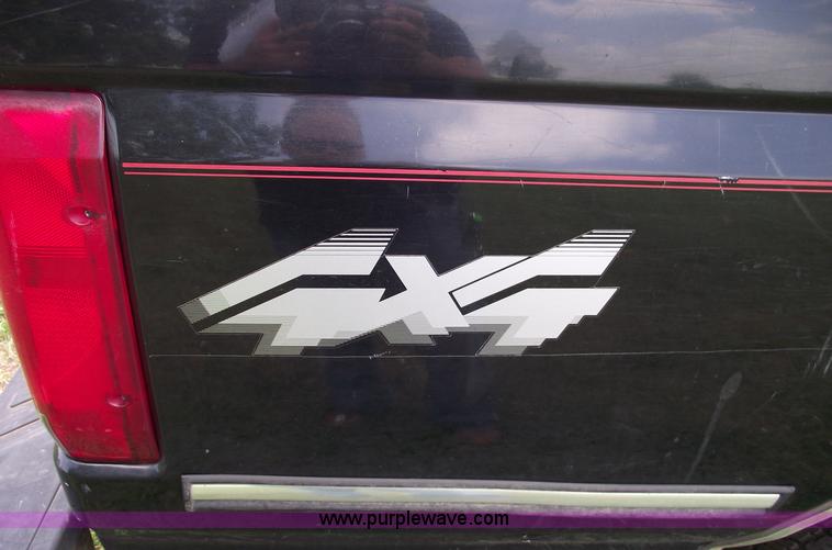 image for item A4152 1995 Ford F150 XLT extended cab pickup truck