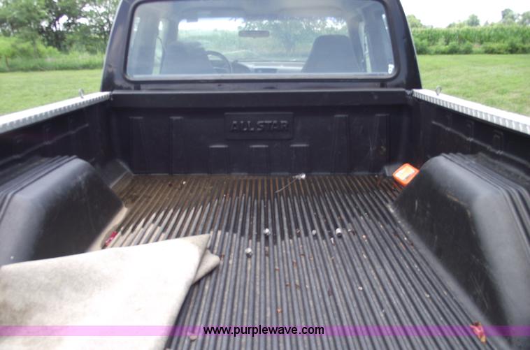 image for item A4152 1995 Ford F150 XLT extended cab pickup truck