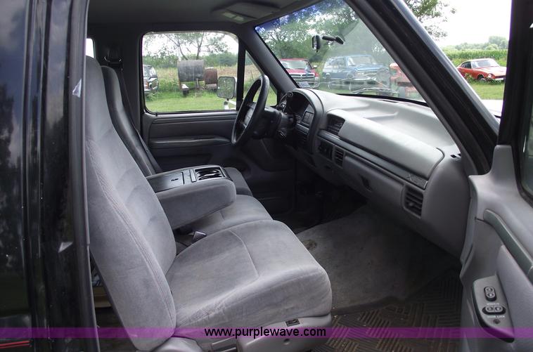 image for item A4152 1995 Ford F150 XLT extended cab pickup truck