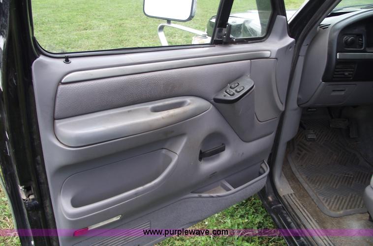 image for item A4152 1995 Ford F150 XLT extended cab pickup truck